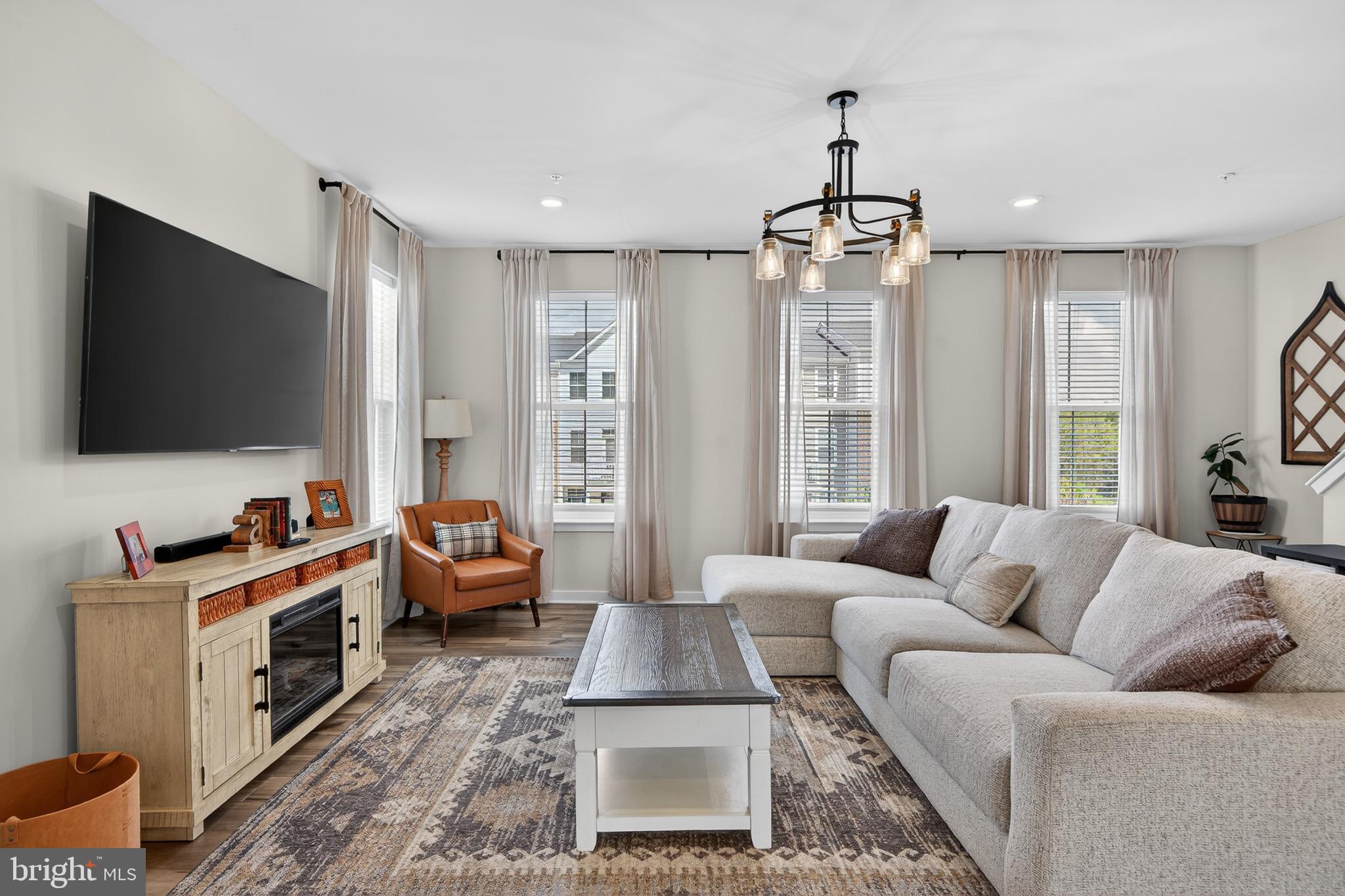 LANTERN RIDGE - Residential