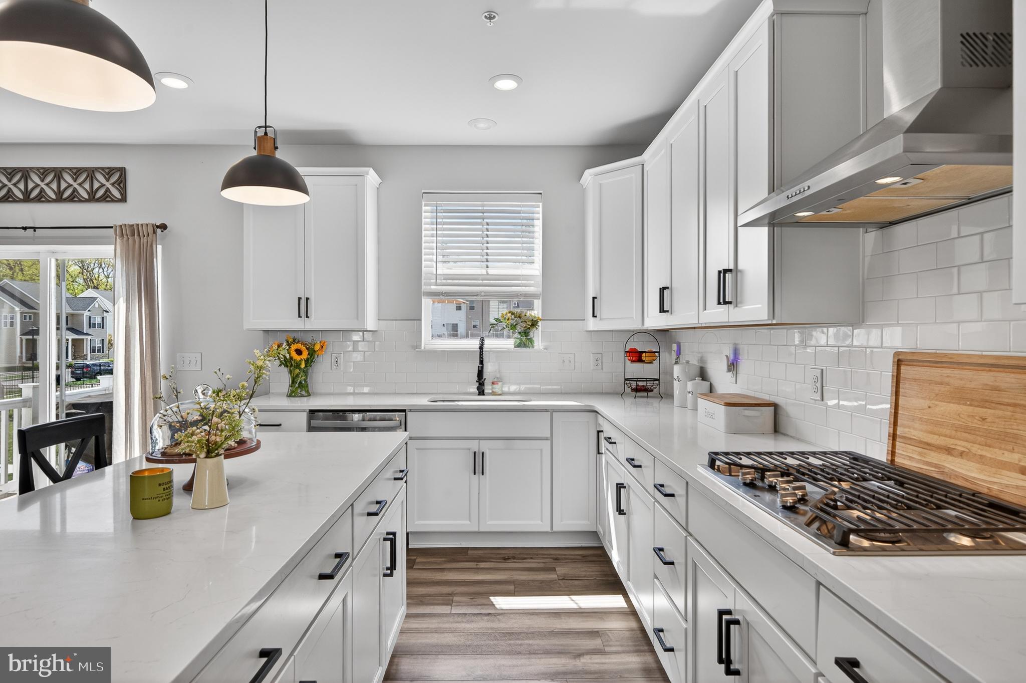 LANTERN RIDGE - Residential