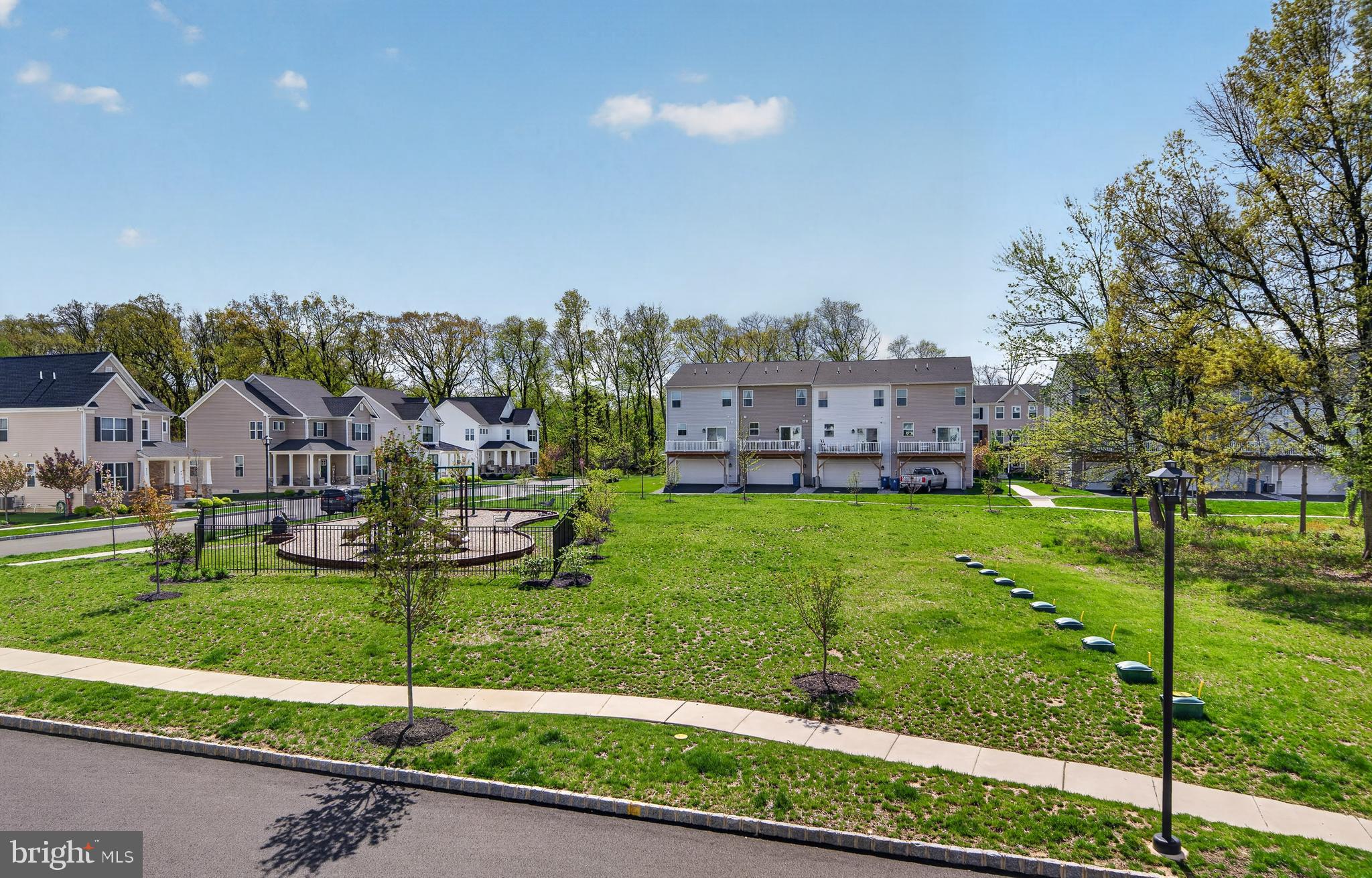 LANTERN RIDGE - Residential