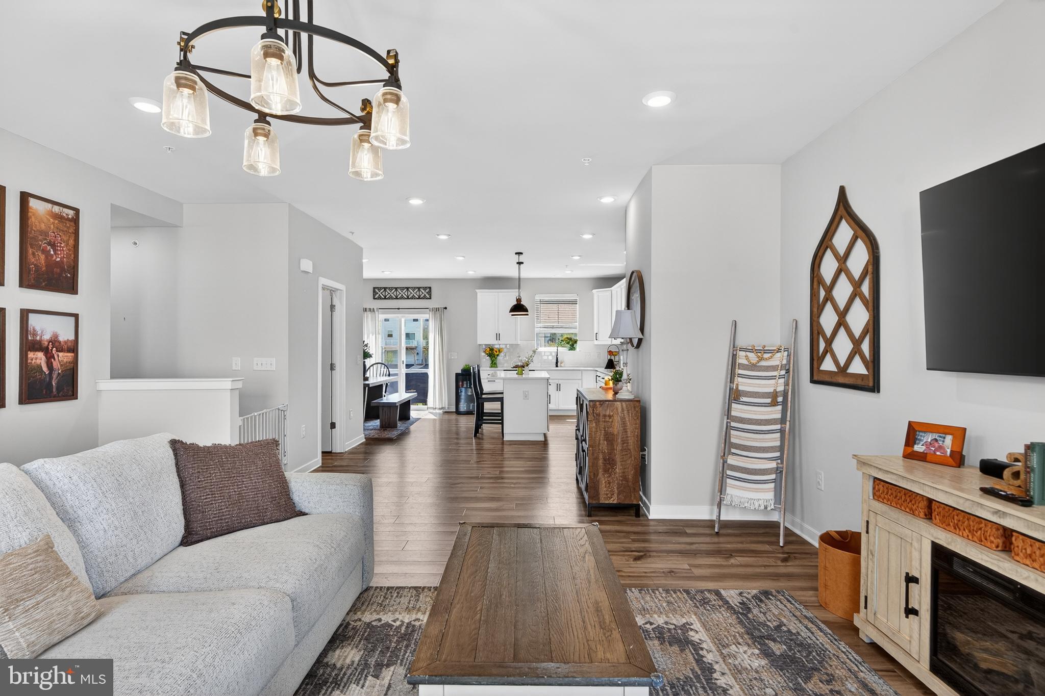LANTERN RIDGE - Residential