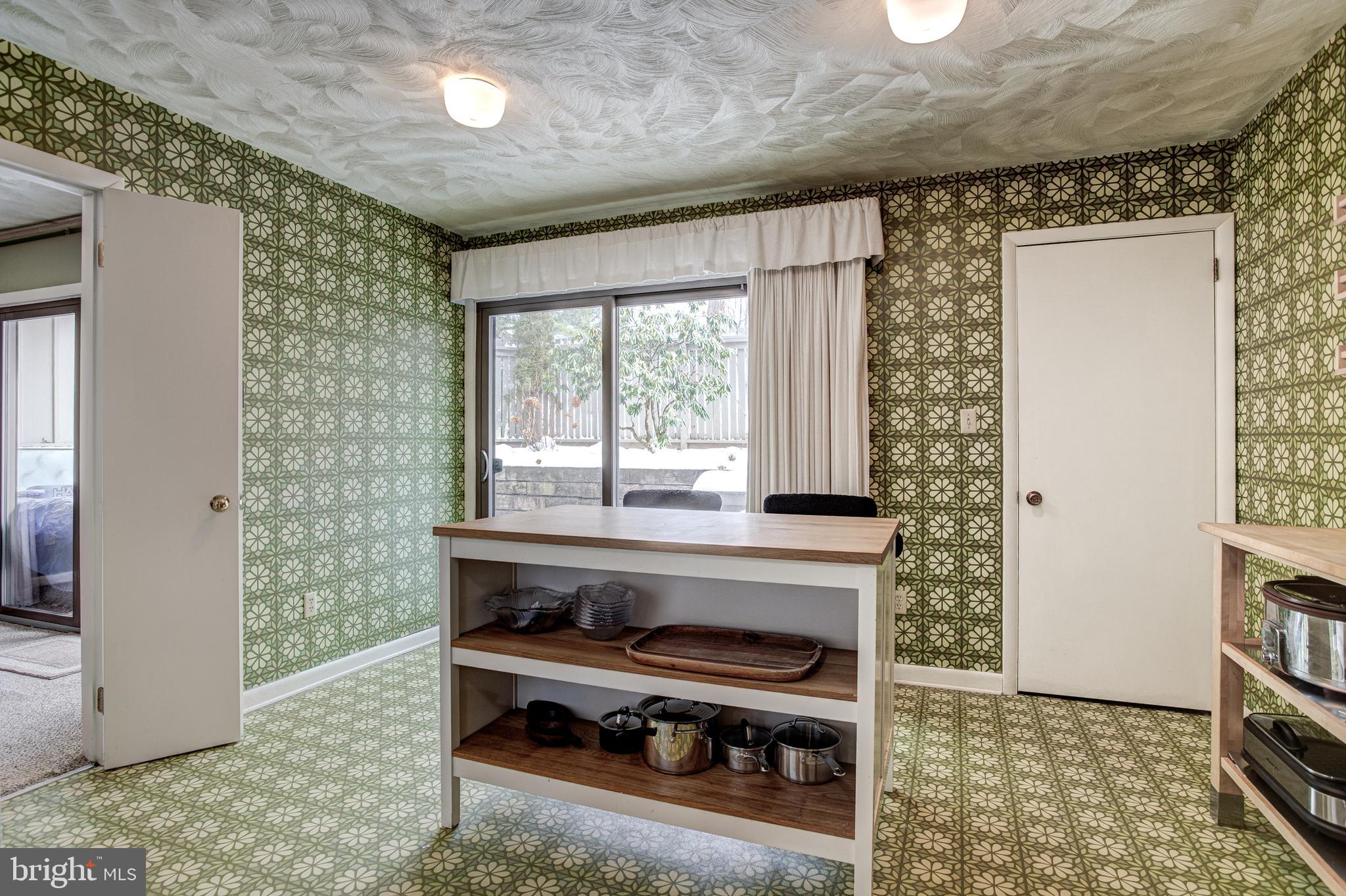 CRICKLEWOOD CROSSING - Residential