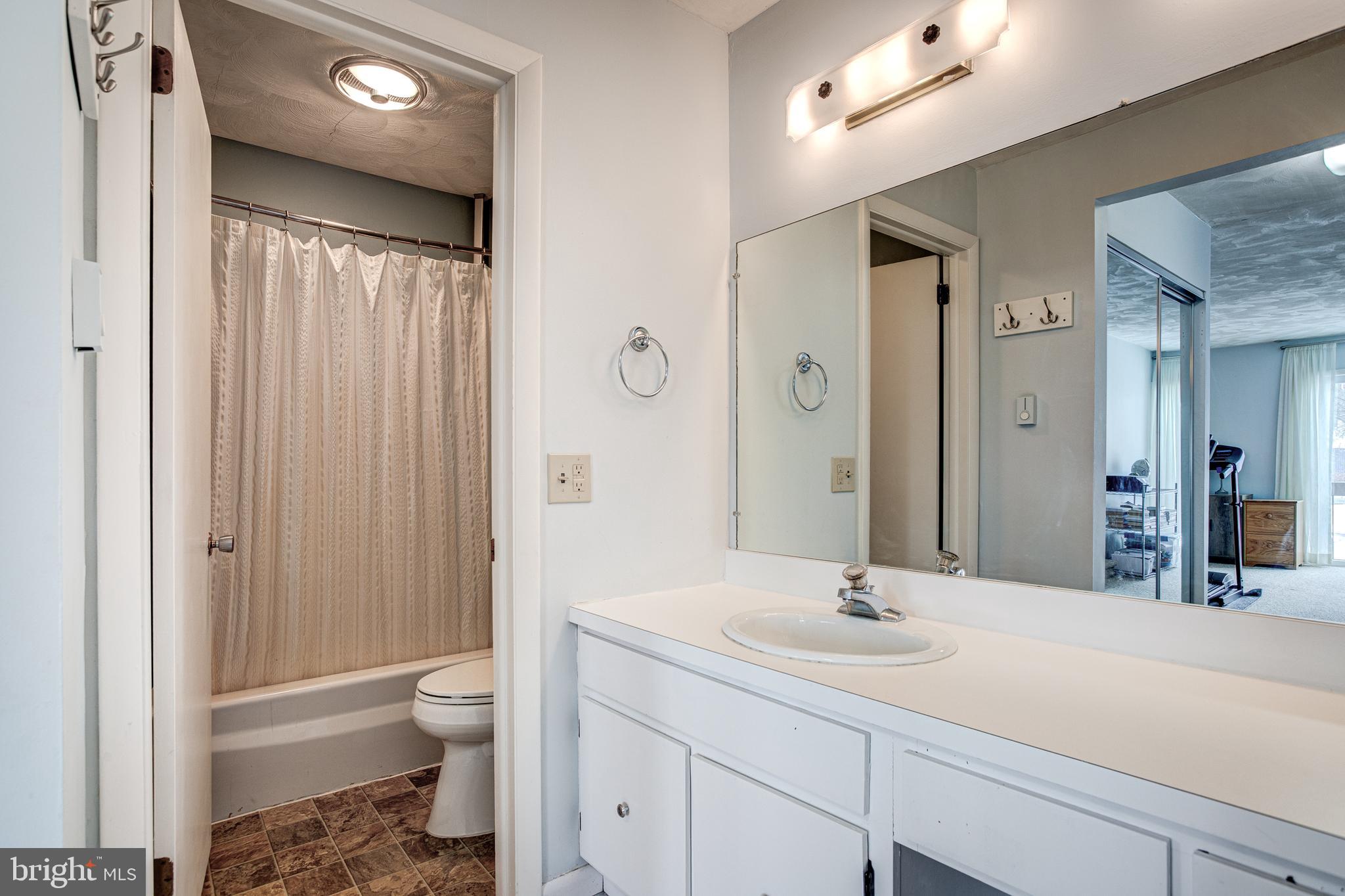 CRICKLEWOOD CROSSING - Residential