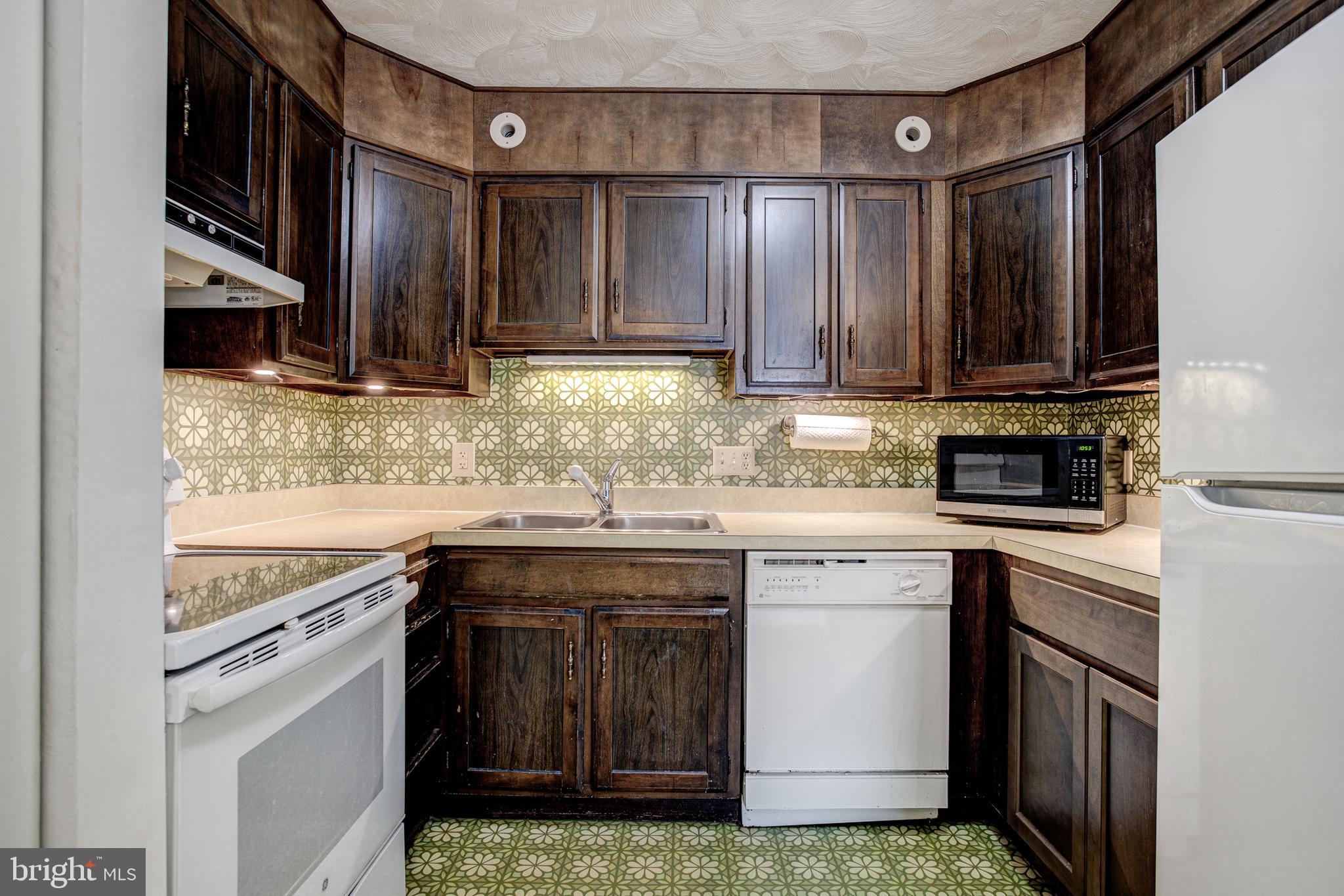 CRICKLEWOOD CROSSING - Residential