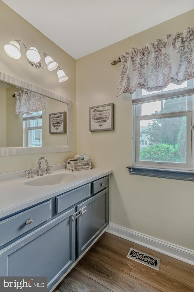 OAK ESTS - Residential