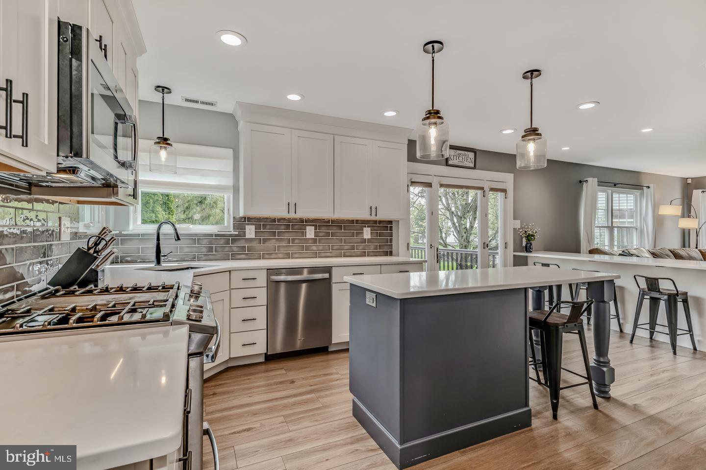 OAK ESTS - Residential