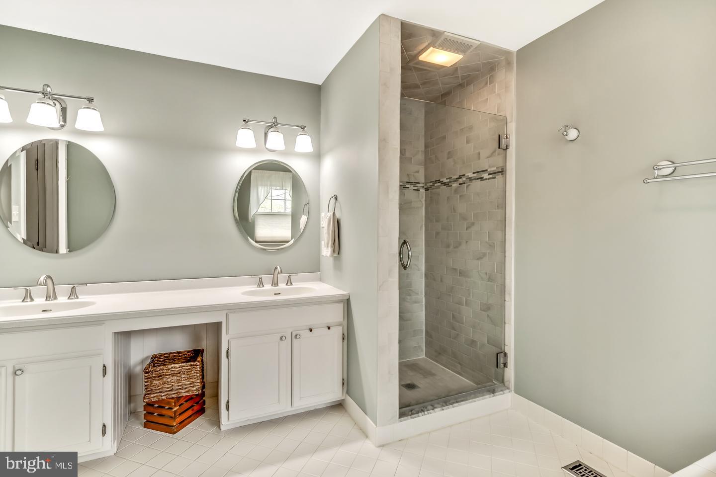 OAK ESTS - Residential