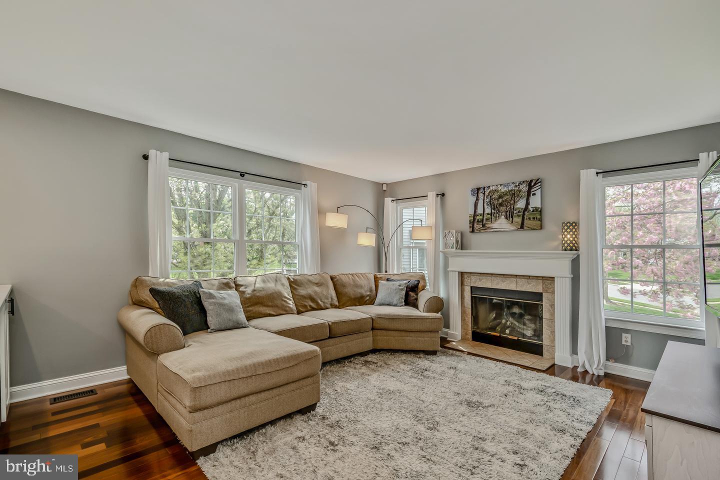 OAK ESTS - Residential