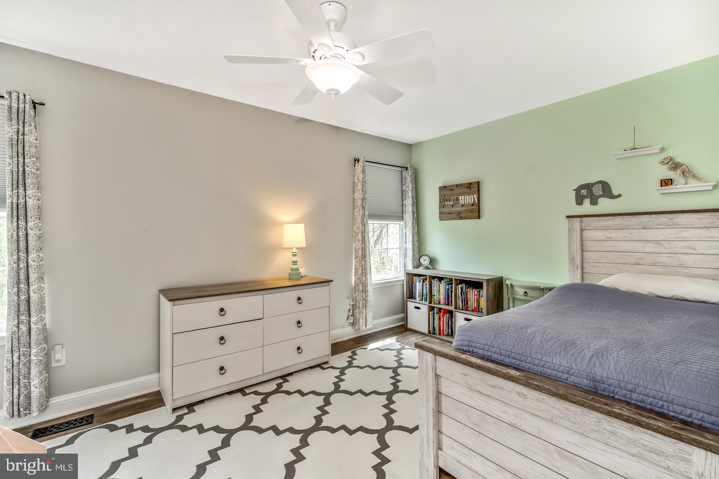 OAK ESTS - Residential