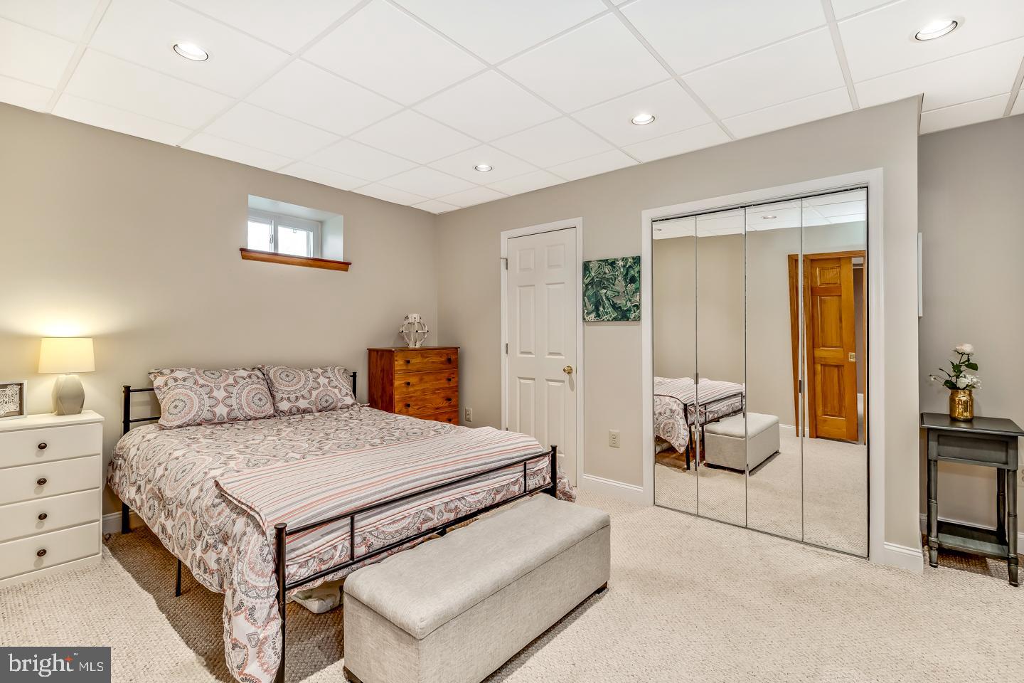 OAK ESTS - Residential