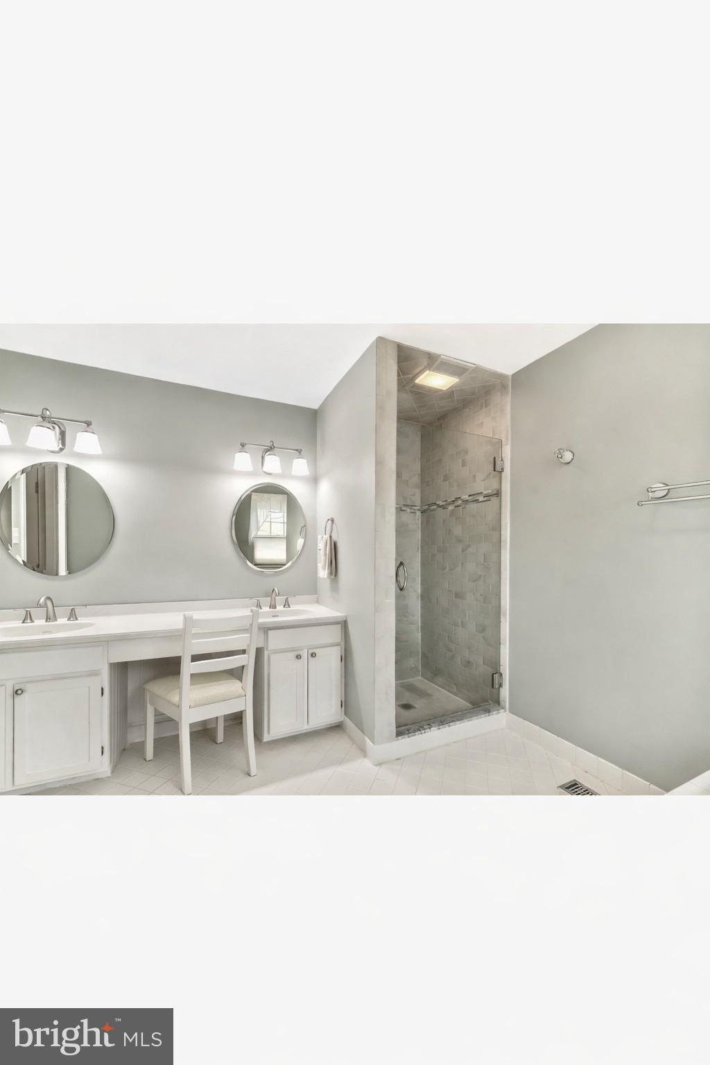 OAK ESTS - Residential