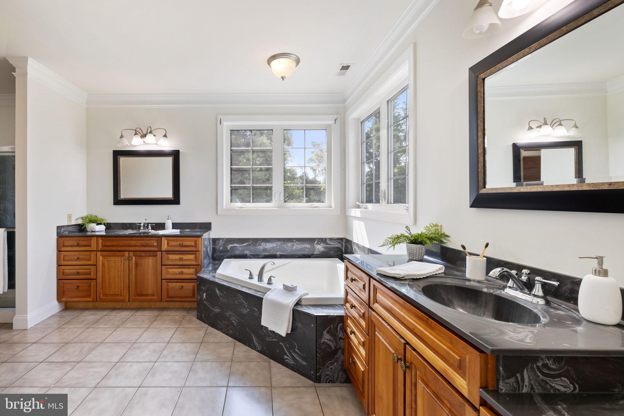 CARLTON - Residential