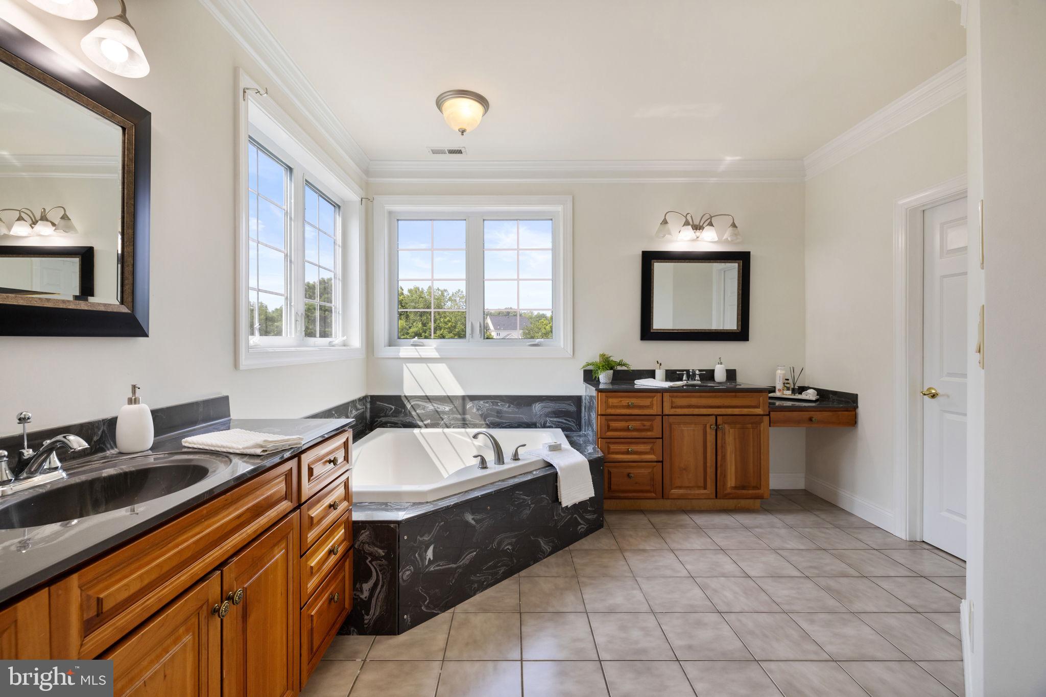 CARLTON - Residential