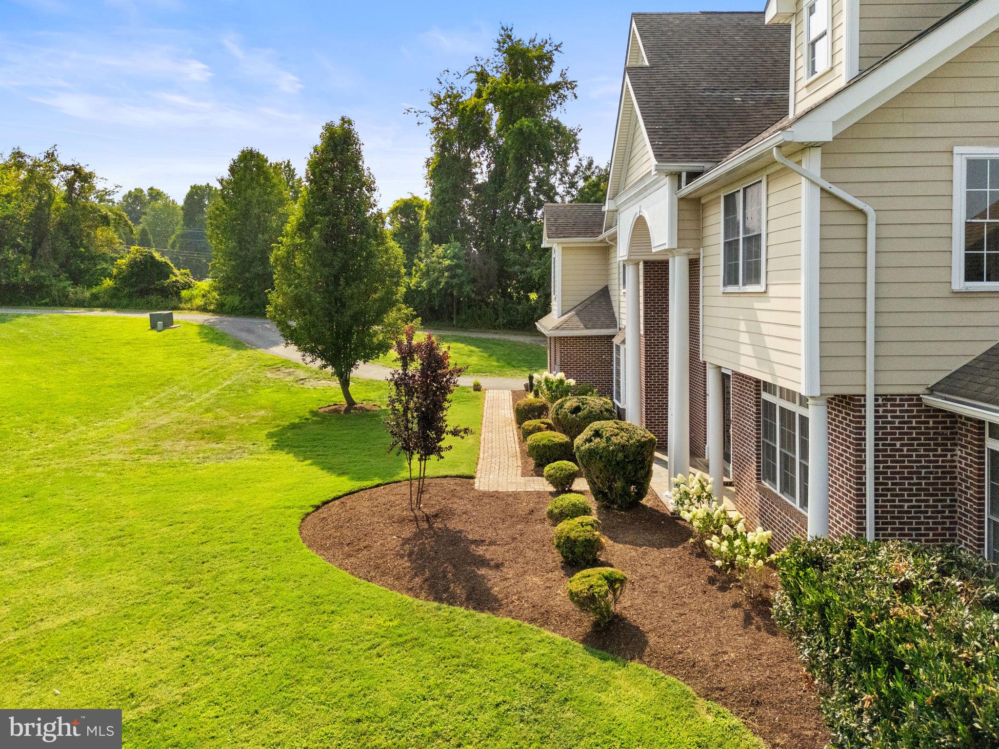 CARLTON - Residential