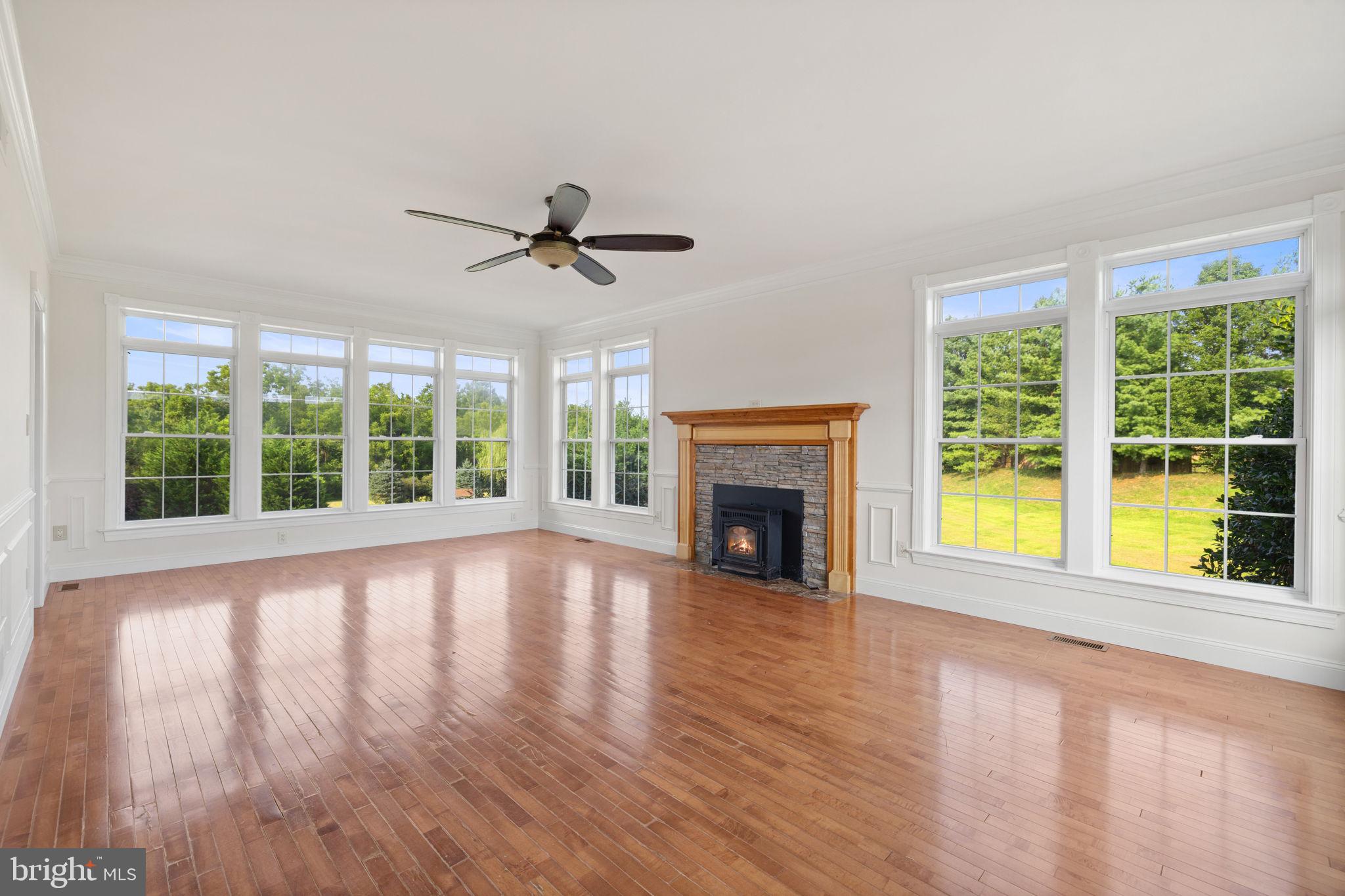 CARLTON - Residential