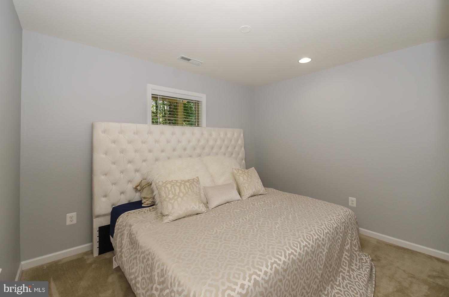 HOLLY RIDGE - Residential Lease