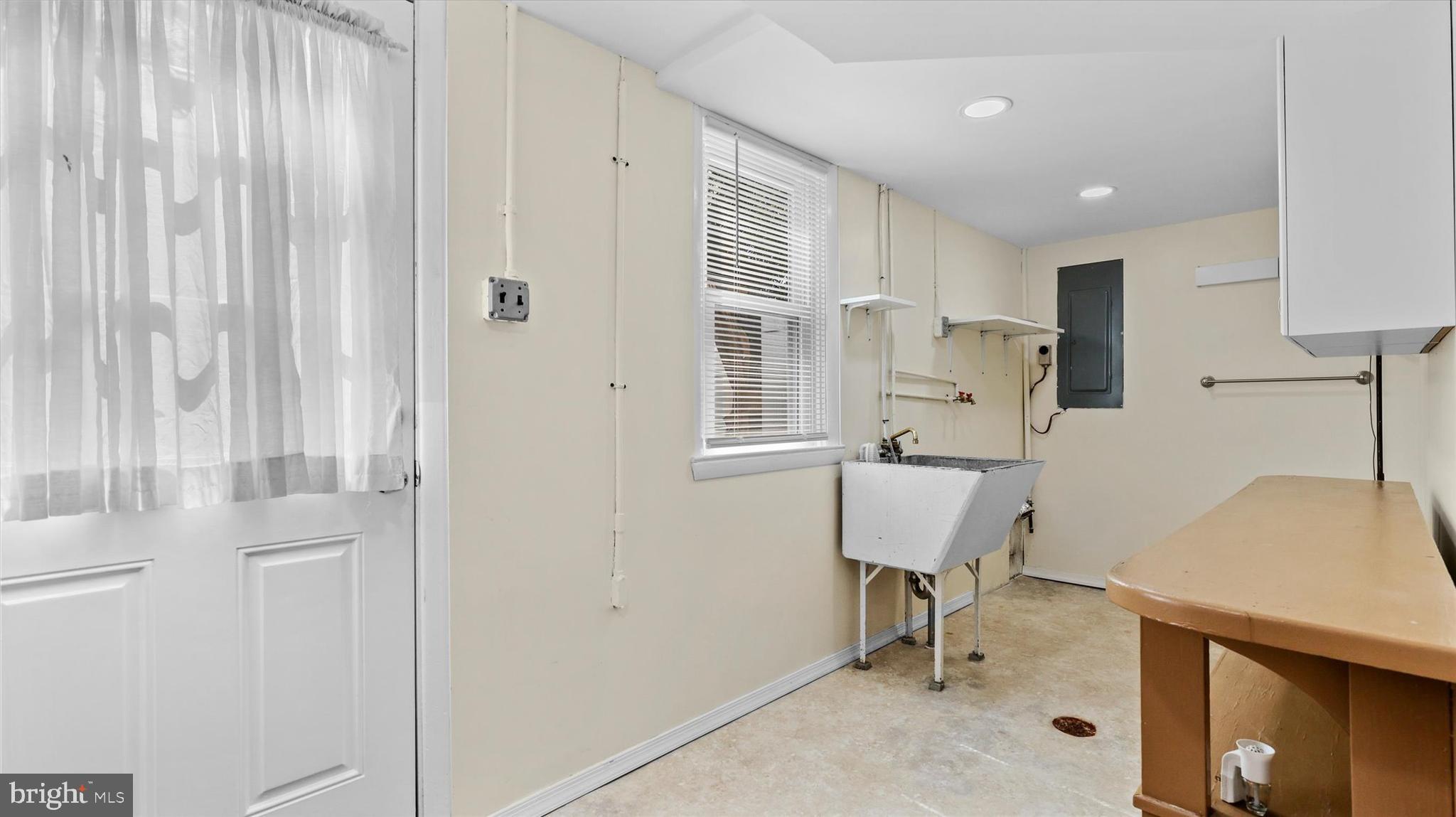 ROSSMOYNE MANOR - Residential