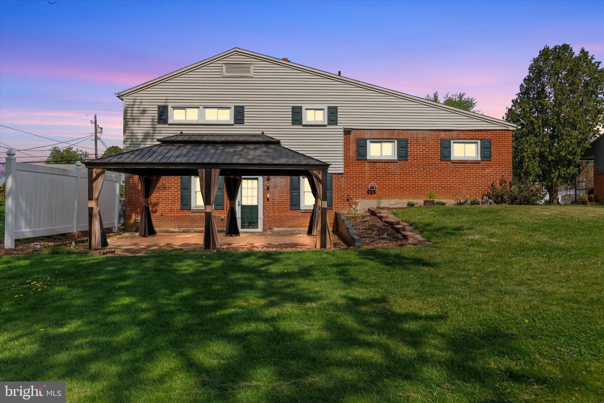 ROSSMOYNE MANOR - Residential