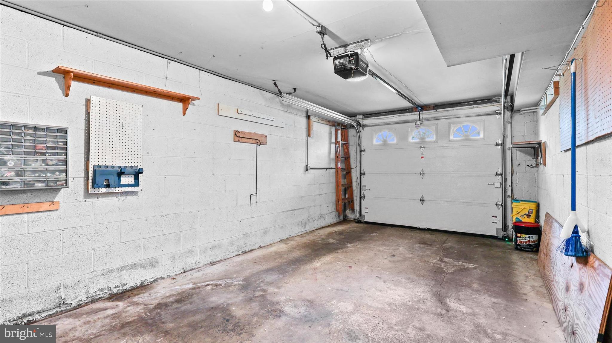 ROSSMOYNE MANOR - Residential