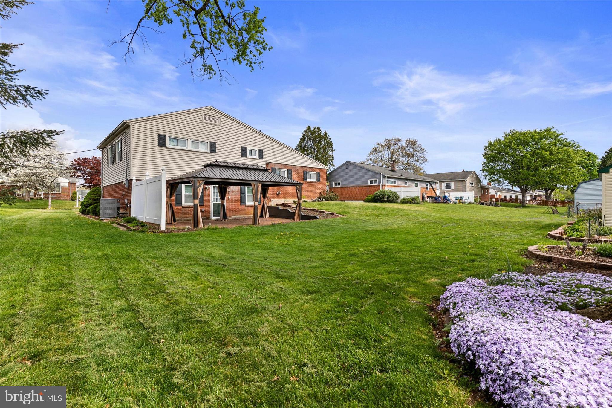 ROSSMOYNE MANOR - Residential