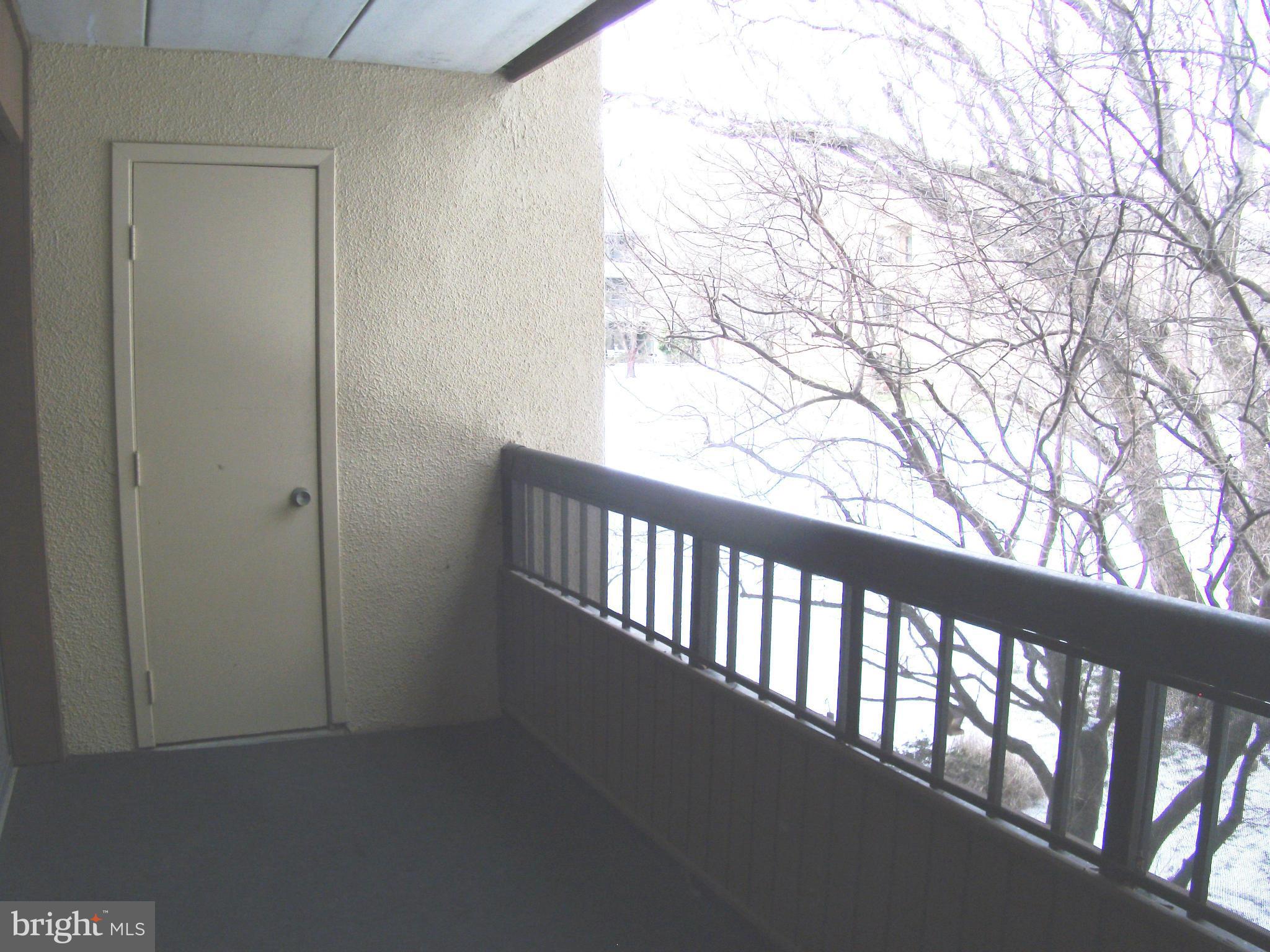 DEERING WOODS - Residential Lease