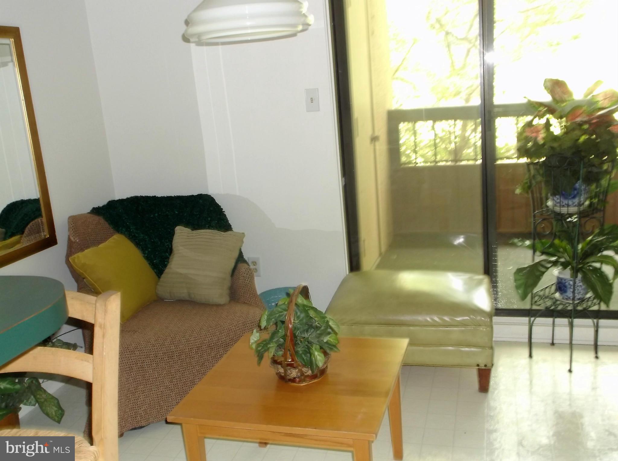 DEERING WOODS - Residential Lease