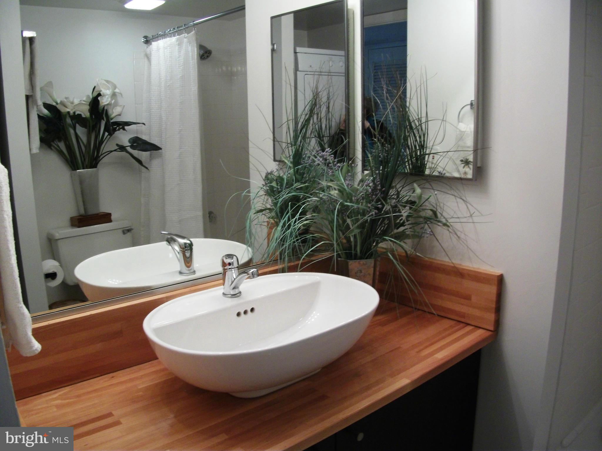 DEERING WOODS - Residential Lease