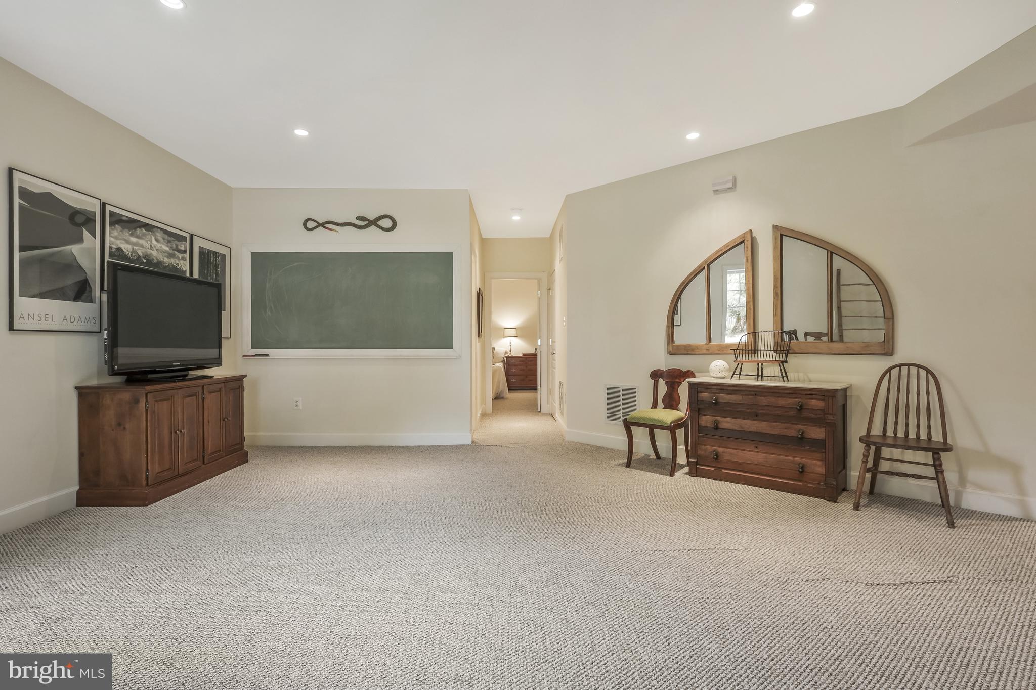 BERKSHIRE OAKWOOD - Residential