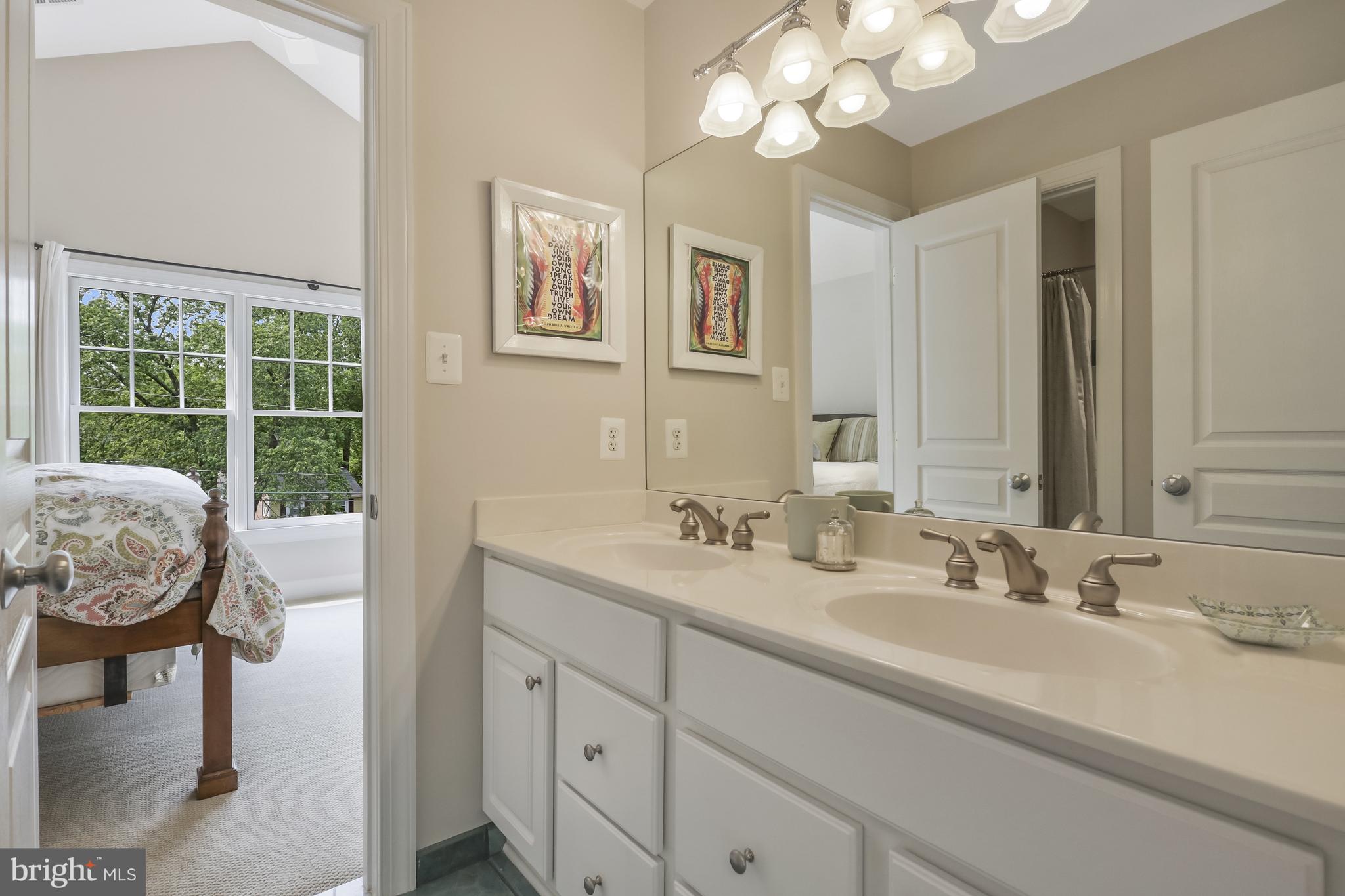 BERKSHIRE OAKWOOD - Residential