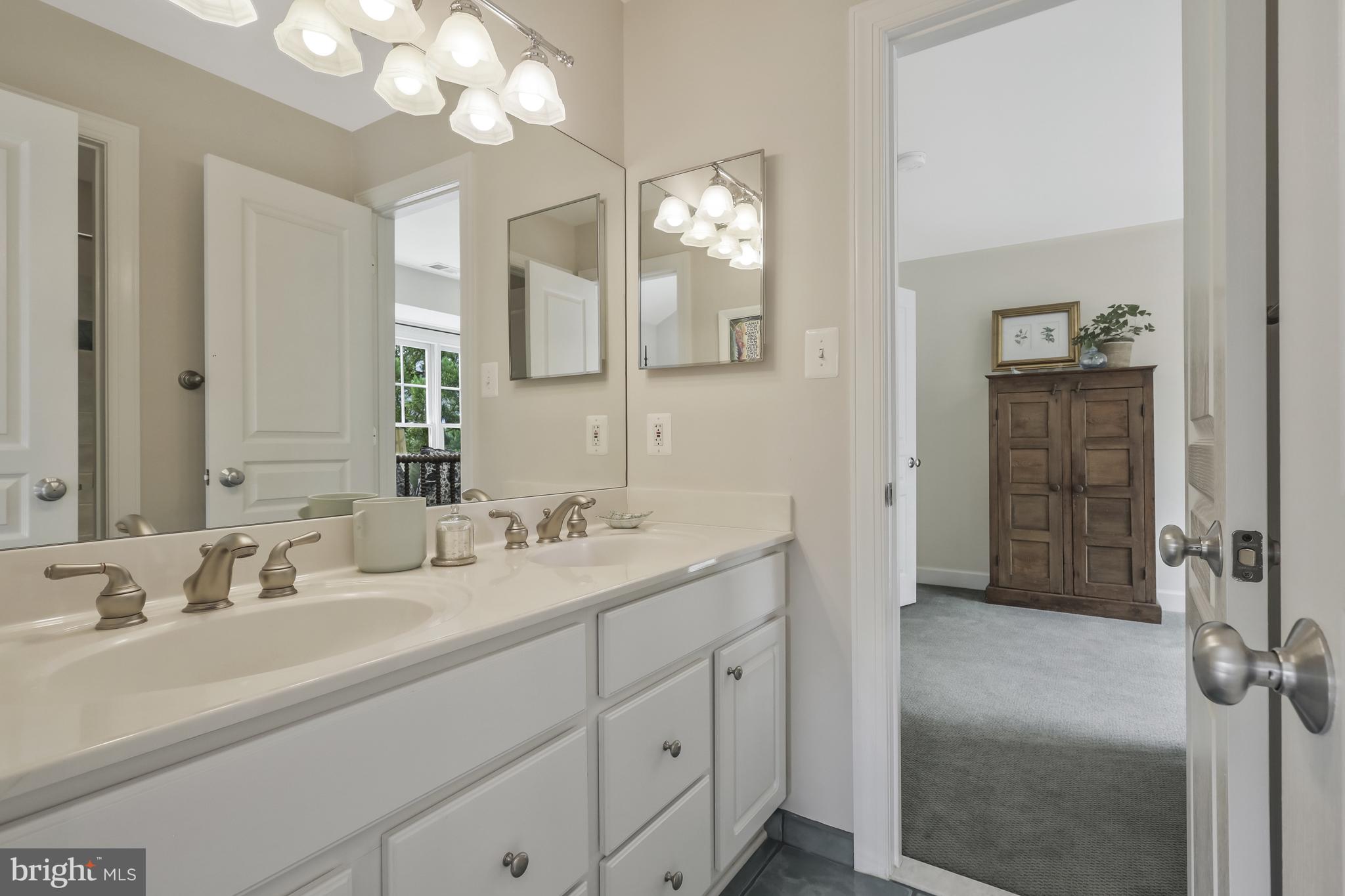 BERKSHIRE OAKWOOD - Residential