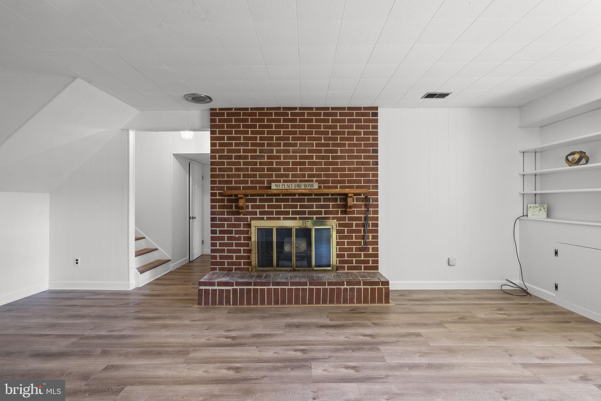 CALVERTON - Residential