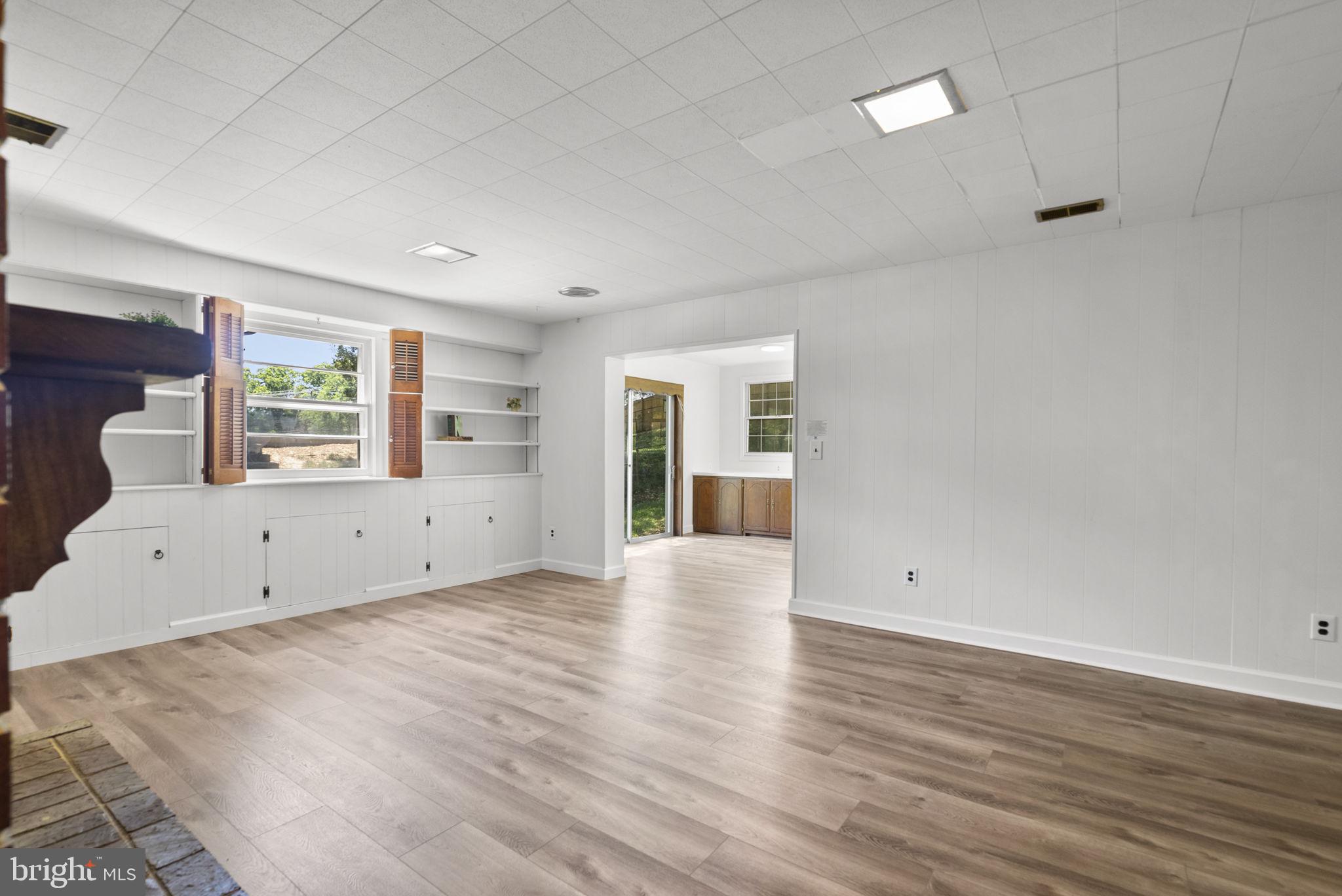 CALVERTON - Residential