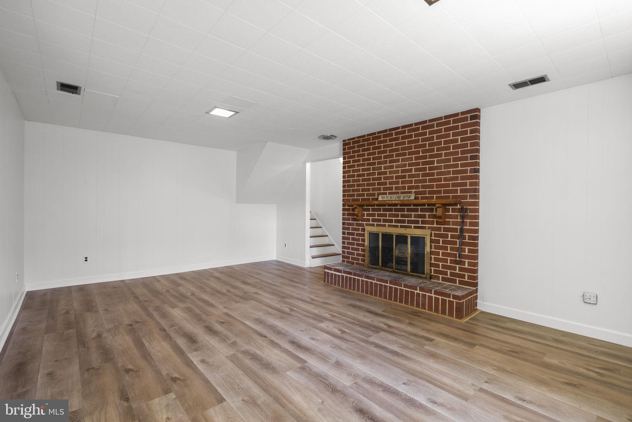 CALVERTON - Residential
