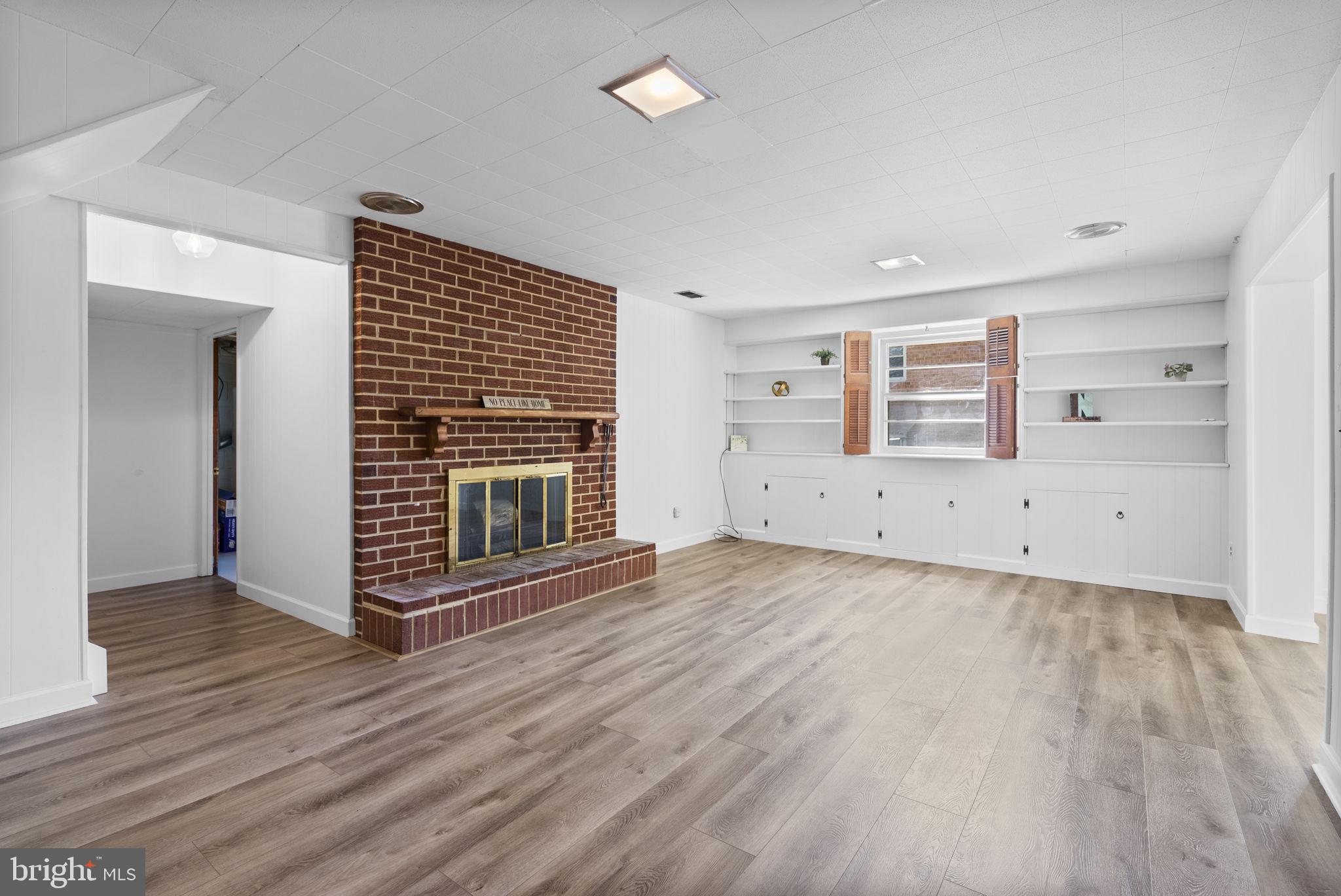 CALVERTON - Residential