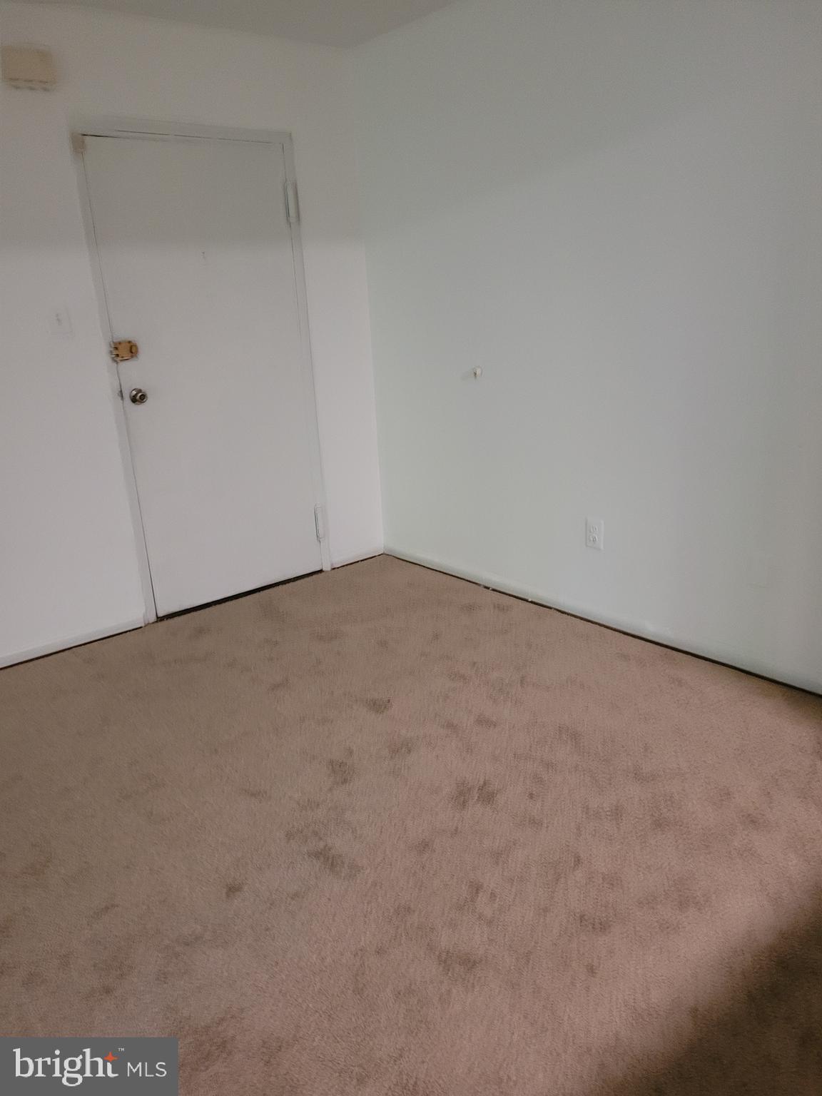 HUNTCREST CONDOMINIUM - Residential Lease