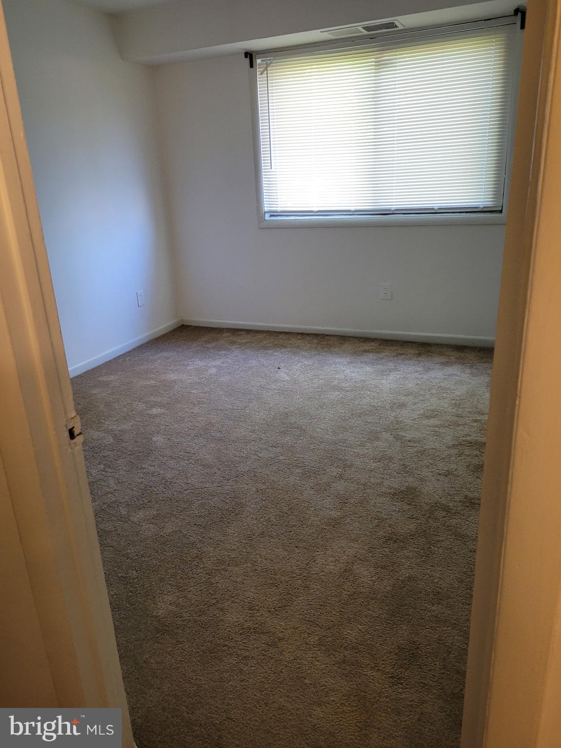 HUNTCREST CONDOMINIUM - Residential Lease