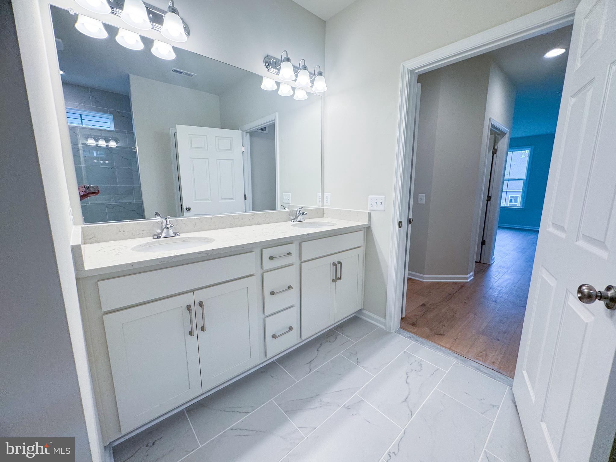 HIATT POINTE AT SNOWDEN BRIDGE - Residential