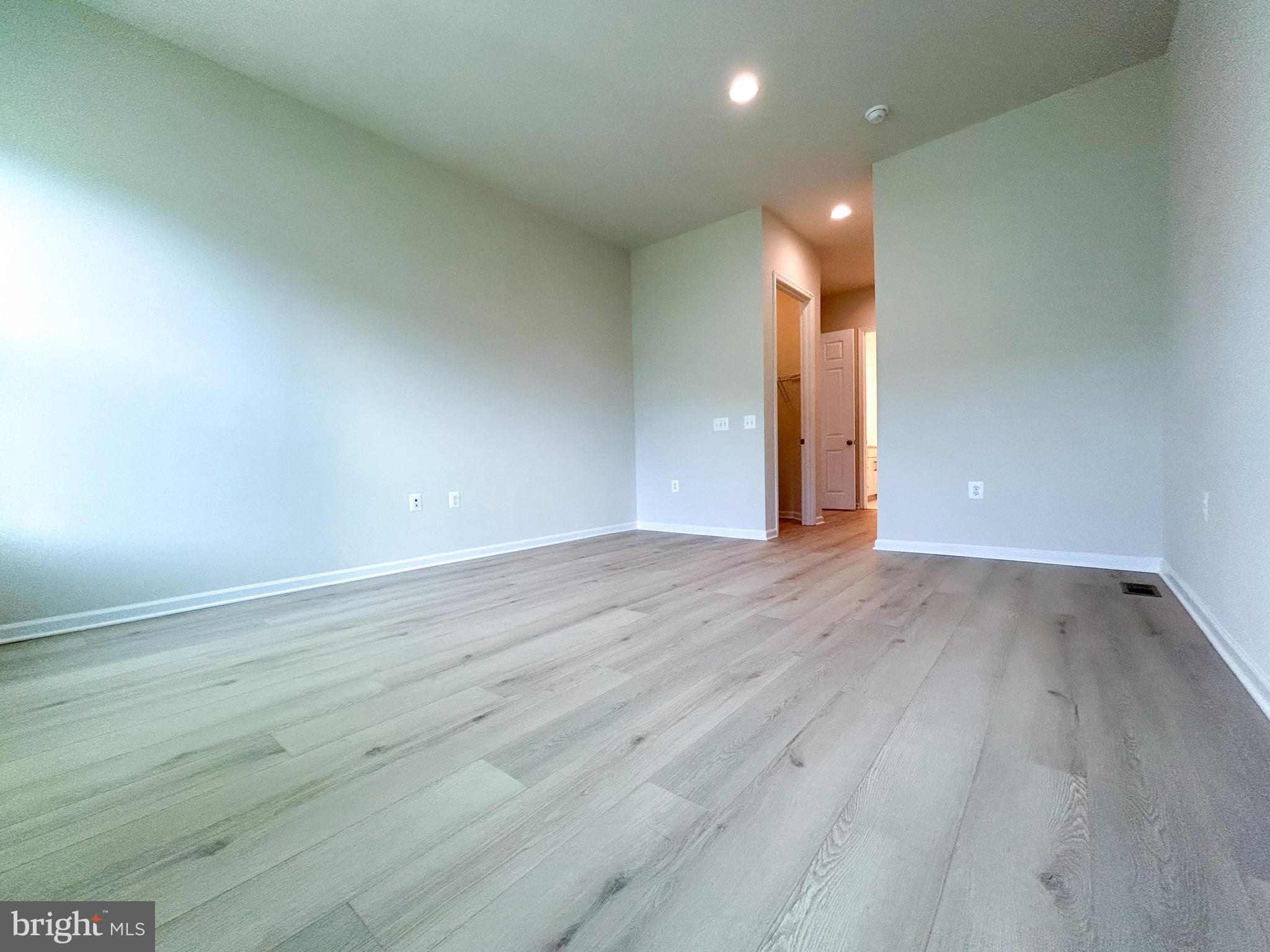 HIATT POINTE AT SNOWDEN BRIDGE - Residential