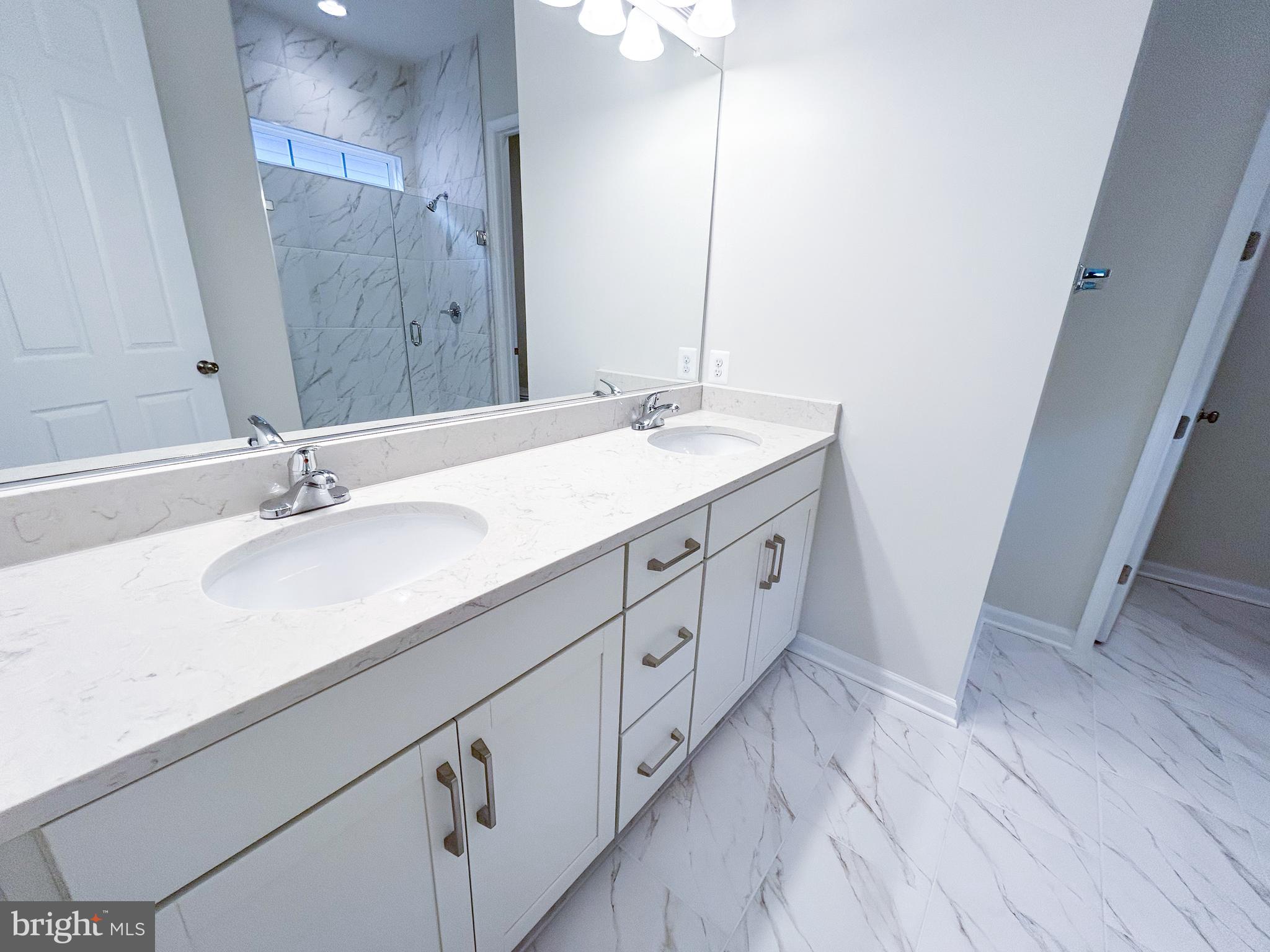 HIATT POINTE AT SNOWDEN BRIDGE - Residential