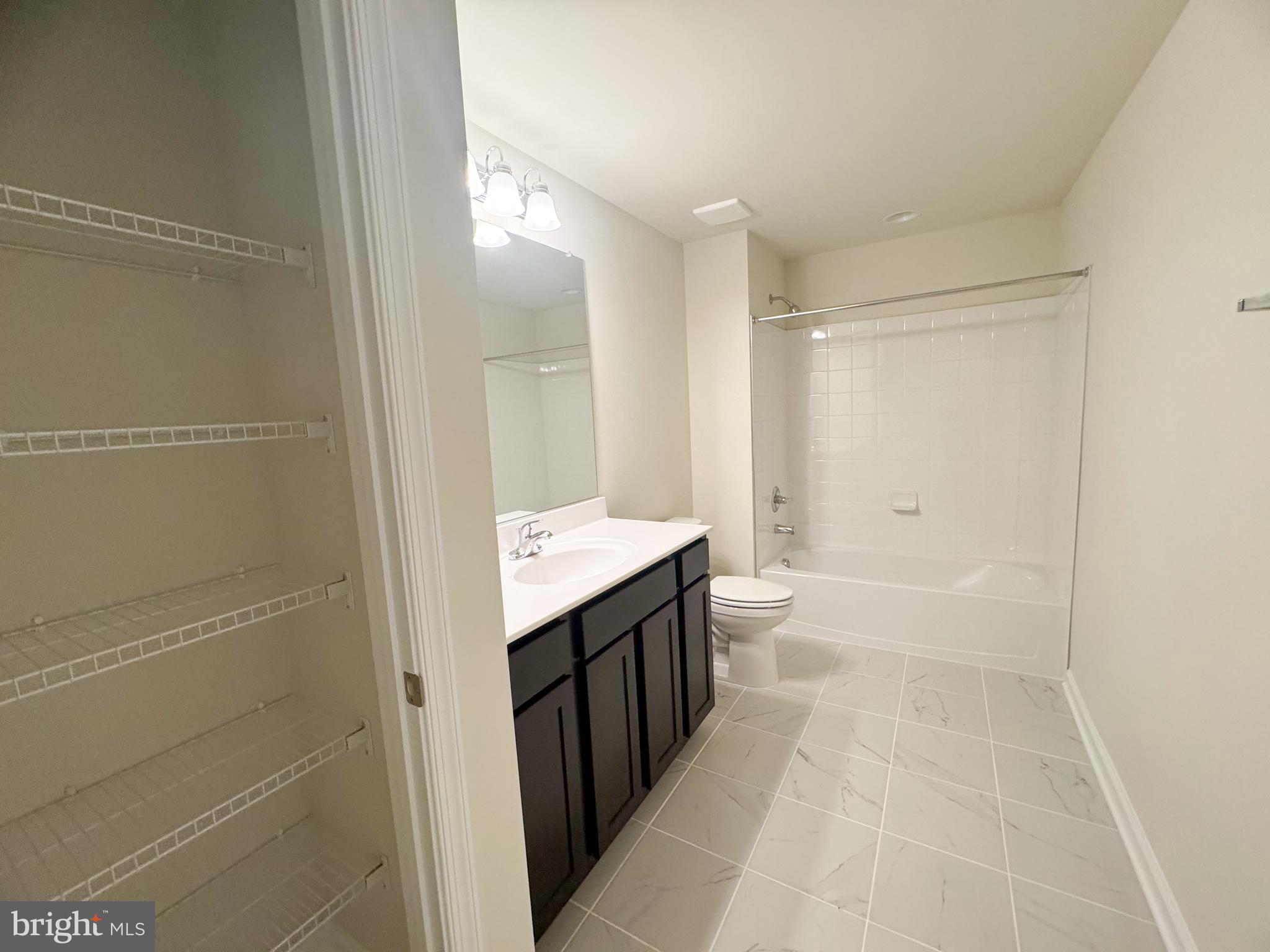 HIATT POINTE AT SNOWDEN BRIDGE - Residential