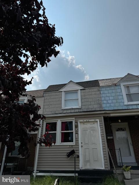 fully rehabbed 3 bedrooms 2 full bath townhouse with wood floor, central air, washer and dryer, fenced back yard with patio etc. serious inquiries only.