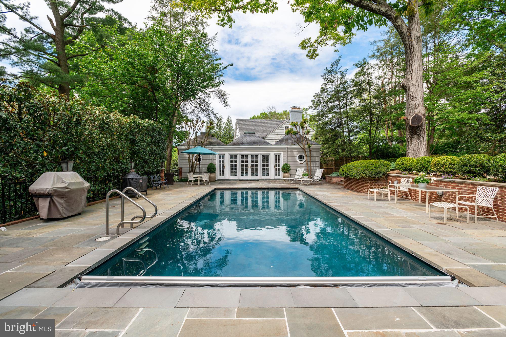 SPRING VALLEY - Residential