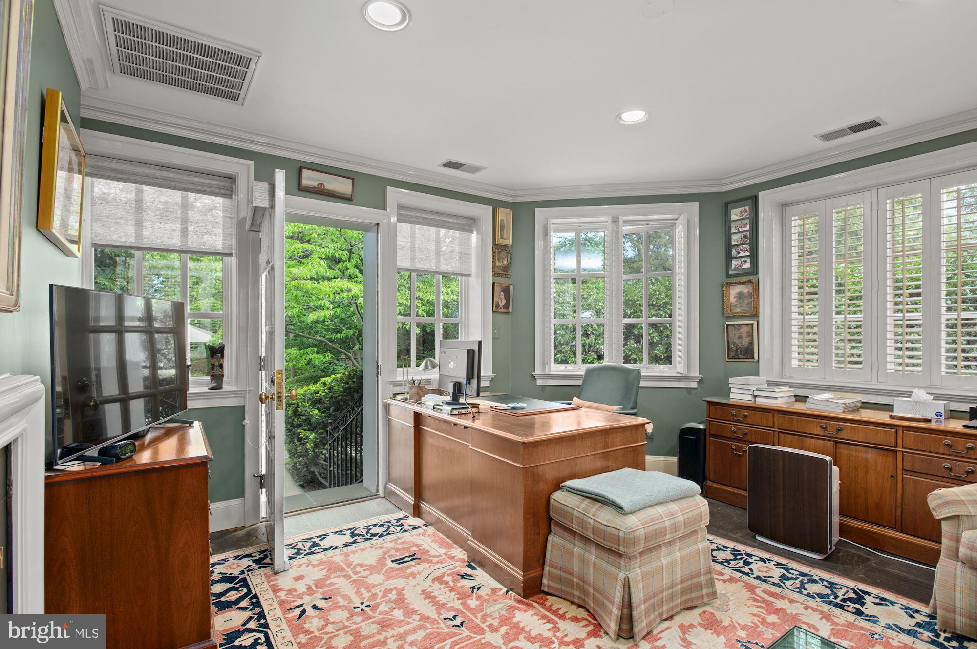 SPRING VALLEY - Residential