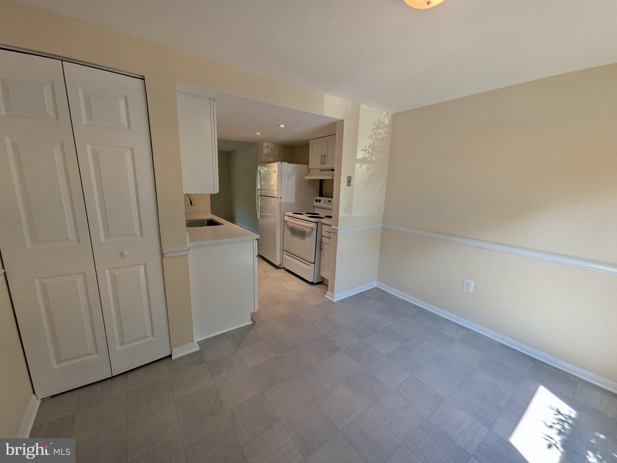 5427 HILDEBRAND COURT
