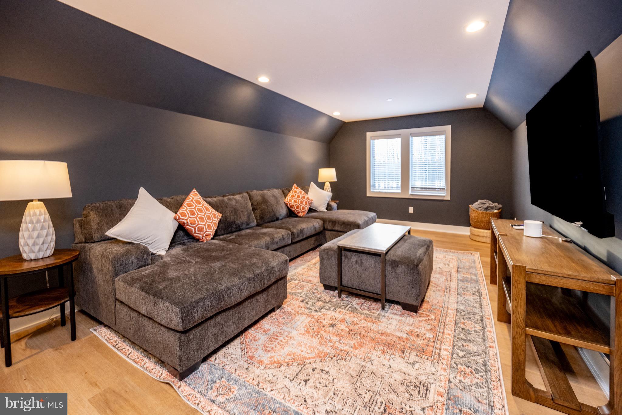 SANDY SHORES HEIGHTS - Residential