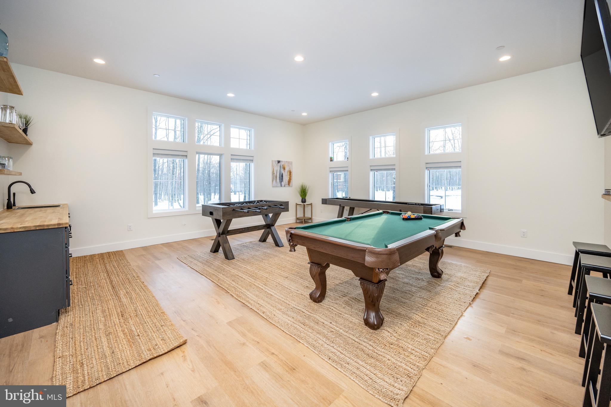 SANDY SHORES HEIGHTS - Residential