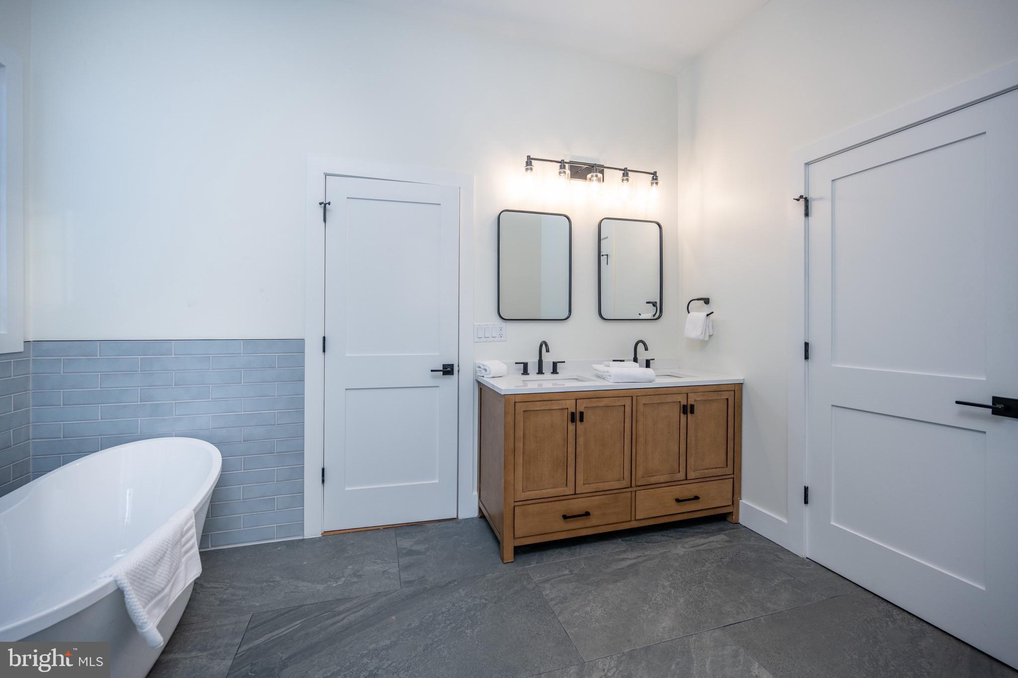 SANDY SHORES HEIGHTS - Residential