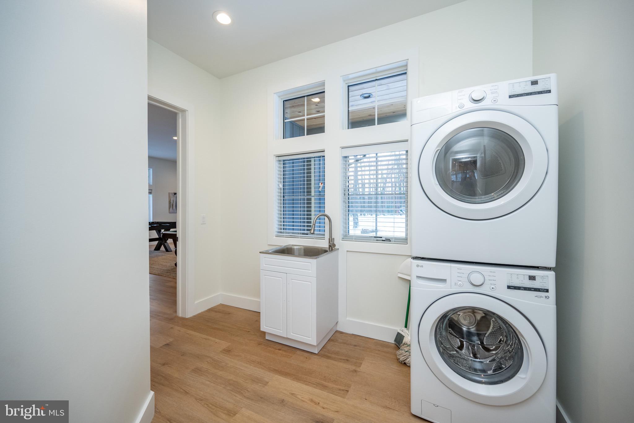 SANDY SHORES HEIGHTS - Residential