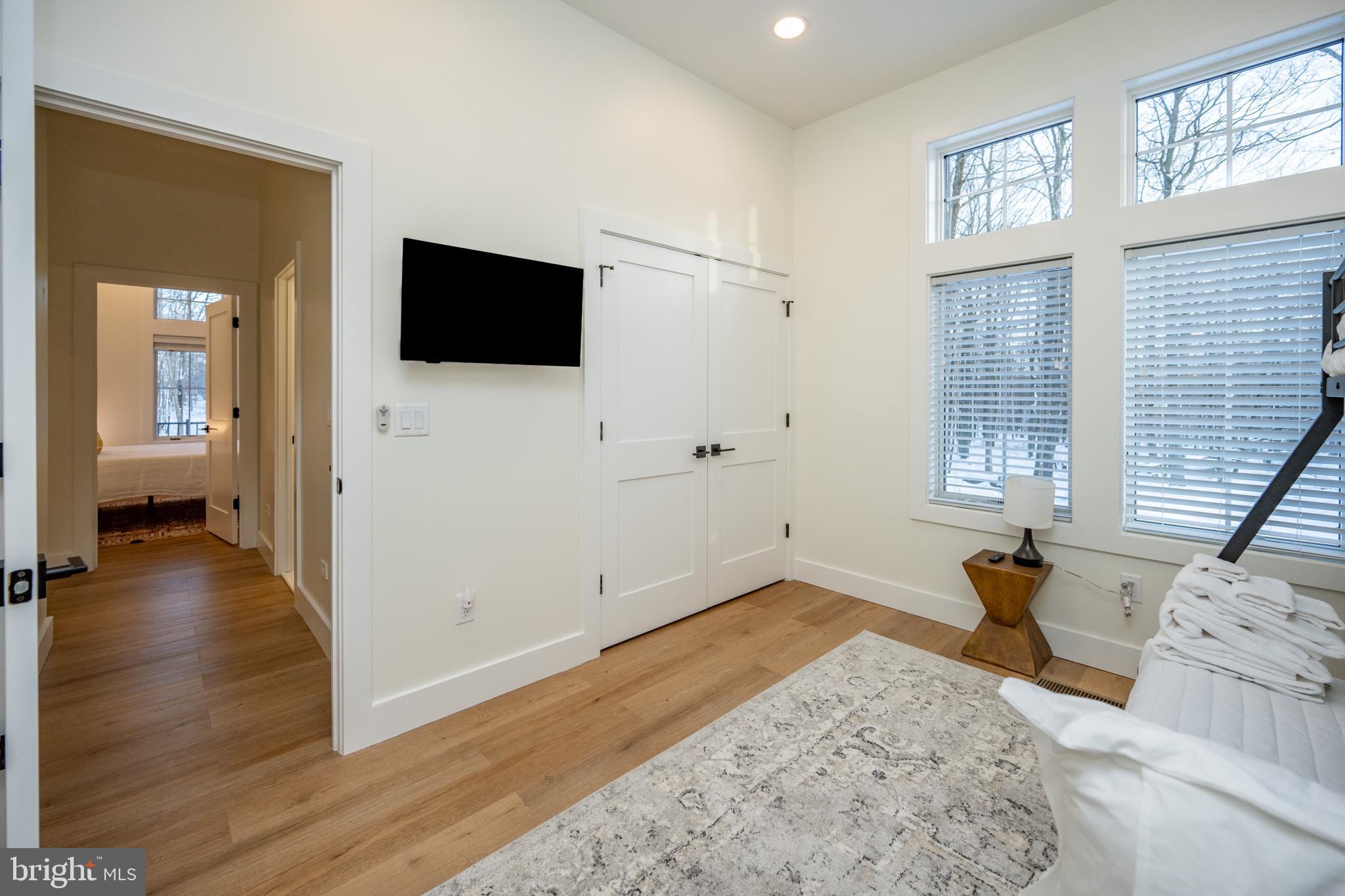 SANDY SHORES HEIGHTS - Residential