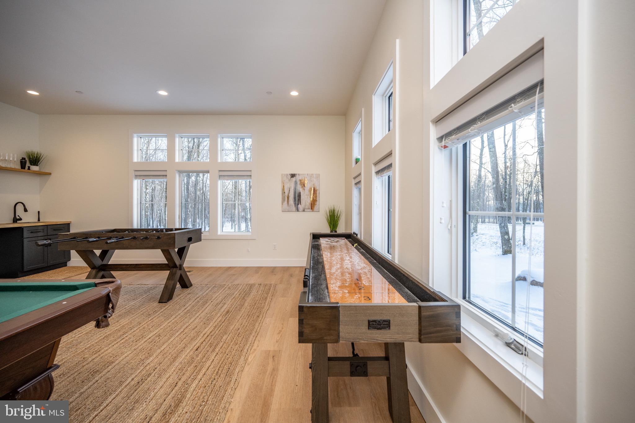 SANDY SHORES HEIGHTS - Residential