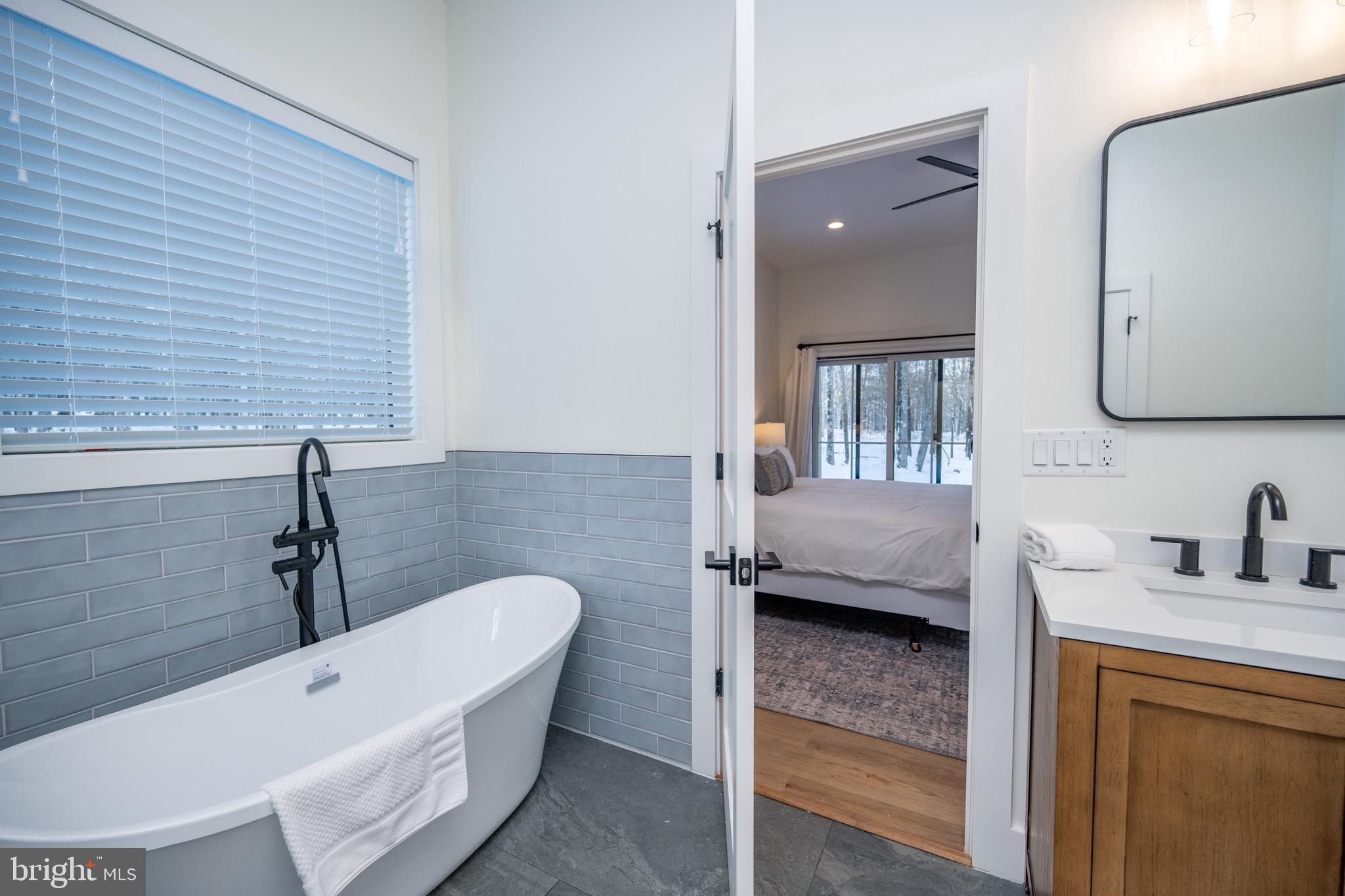 SANDY SHORES HEIGHTS - Residential